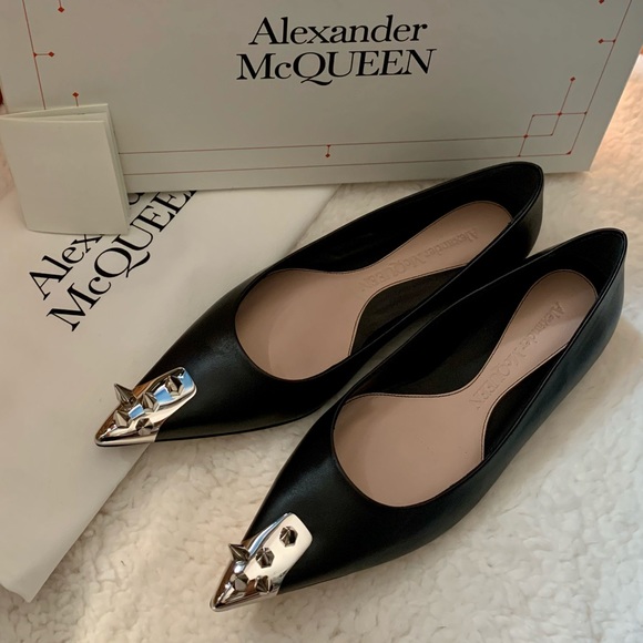 🛑 SOLD 🛑🔥HP🔥 Alexander McQueen Punkstud Flat - Picture 1 of 10